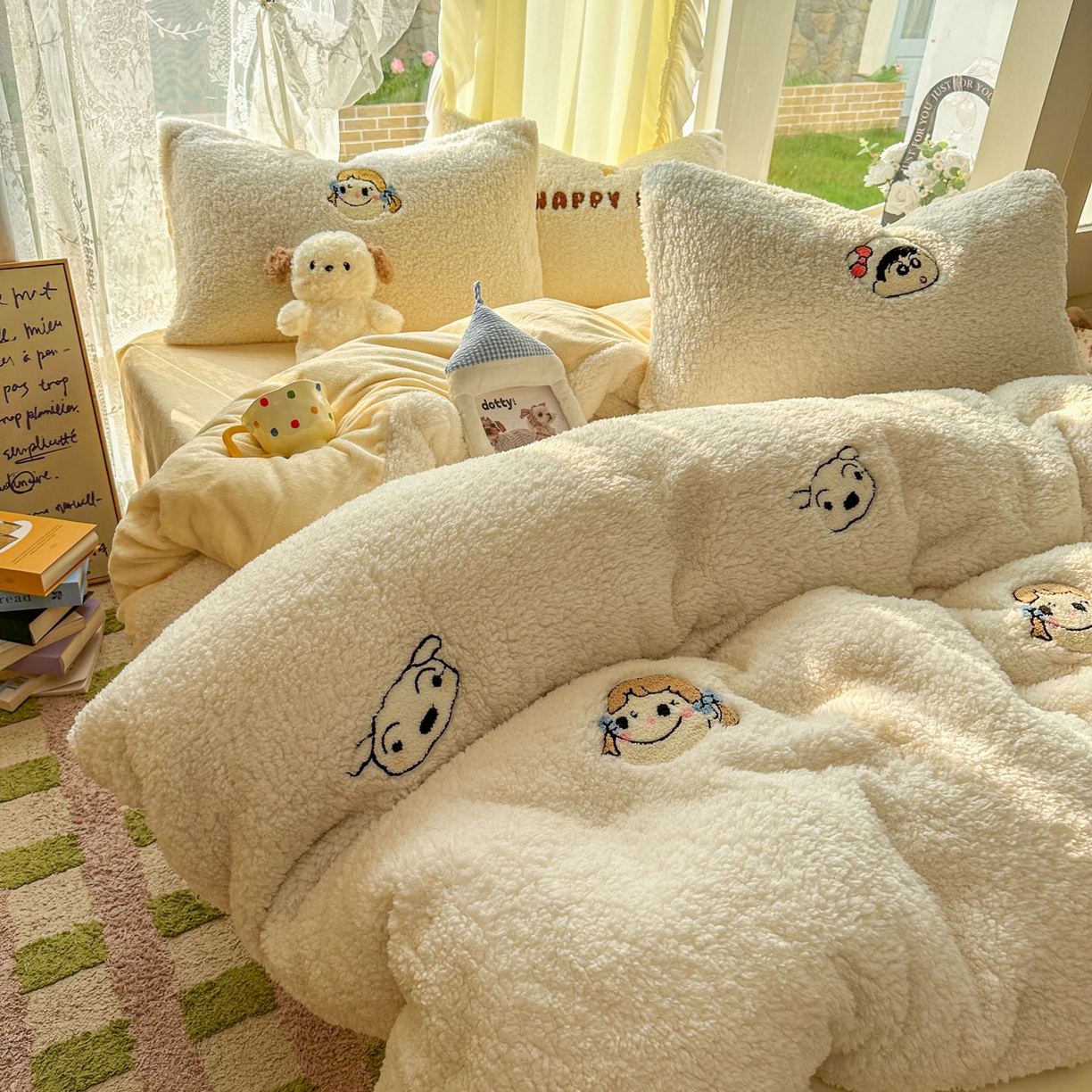 91家纺网 家纺一手货源 找家纺 颜选 2025新款卡通羊羔绒四件套 小新世界