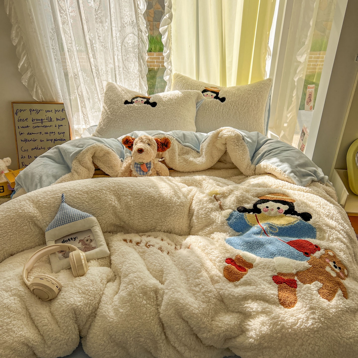 91家纺网 家纺一手货源 找家纺 颜选 2025新款卡通羊羔绒四件套 小女孩