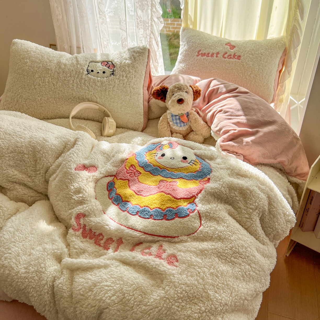 91家纺网 家纺一手货源 找家纺 颜选 2025新款卡通羊羔绒四件套 蛋糕猫