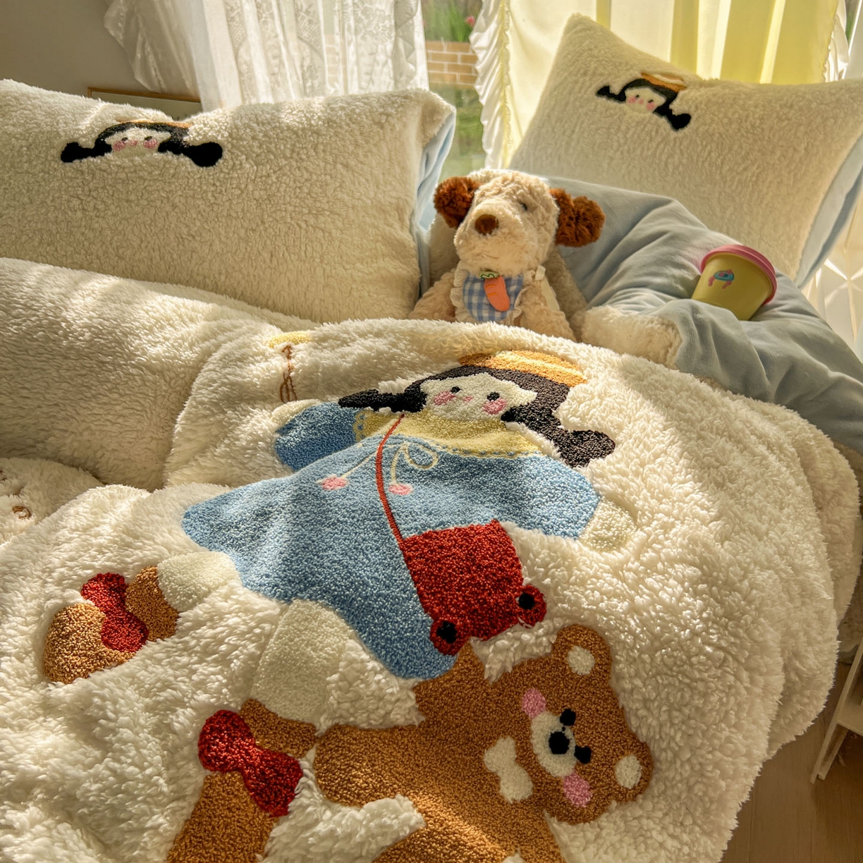 91家纺网 家纺一手货源 找家纺 颜选 2025新款卡通羊羔绒四件套 小女孩