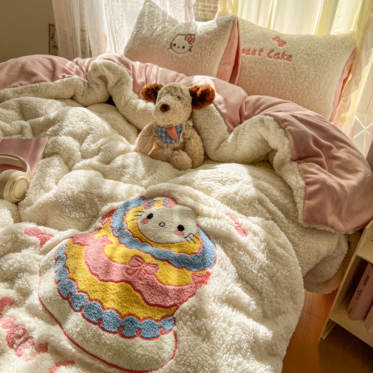 91家纺网 家纺一手货源 找家纺 颜选 2025新款卡通羊羔绒四件套 蛋糕猫