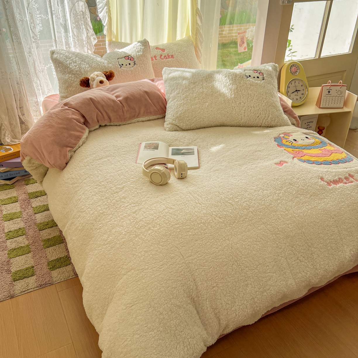 91家纺网 家纺一手货源 找家纺 颜选 2025新款卡通羊羔绒四件套 蛋糕猫