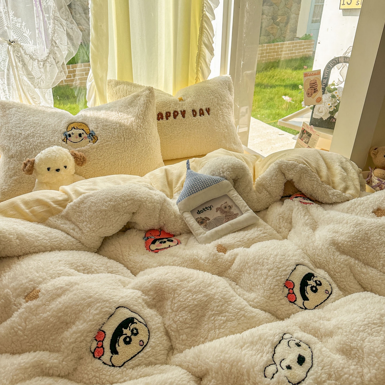 91家纺网 家纺一手货源 找家纺 颜选 2025新款卡通羊羔绒四件套 小新世界