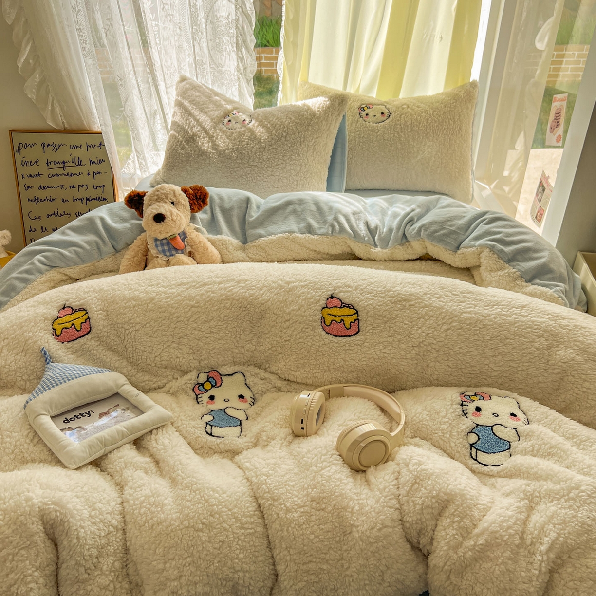 91家纺网 家纺一手货源 找家纺 颜选 2025新款卡通羊羔绒四件套 蝴蝶结猫