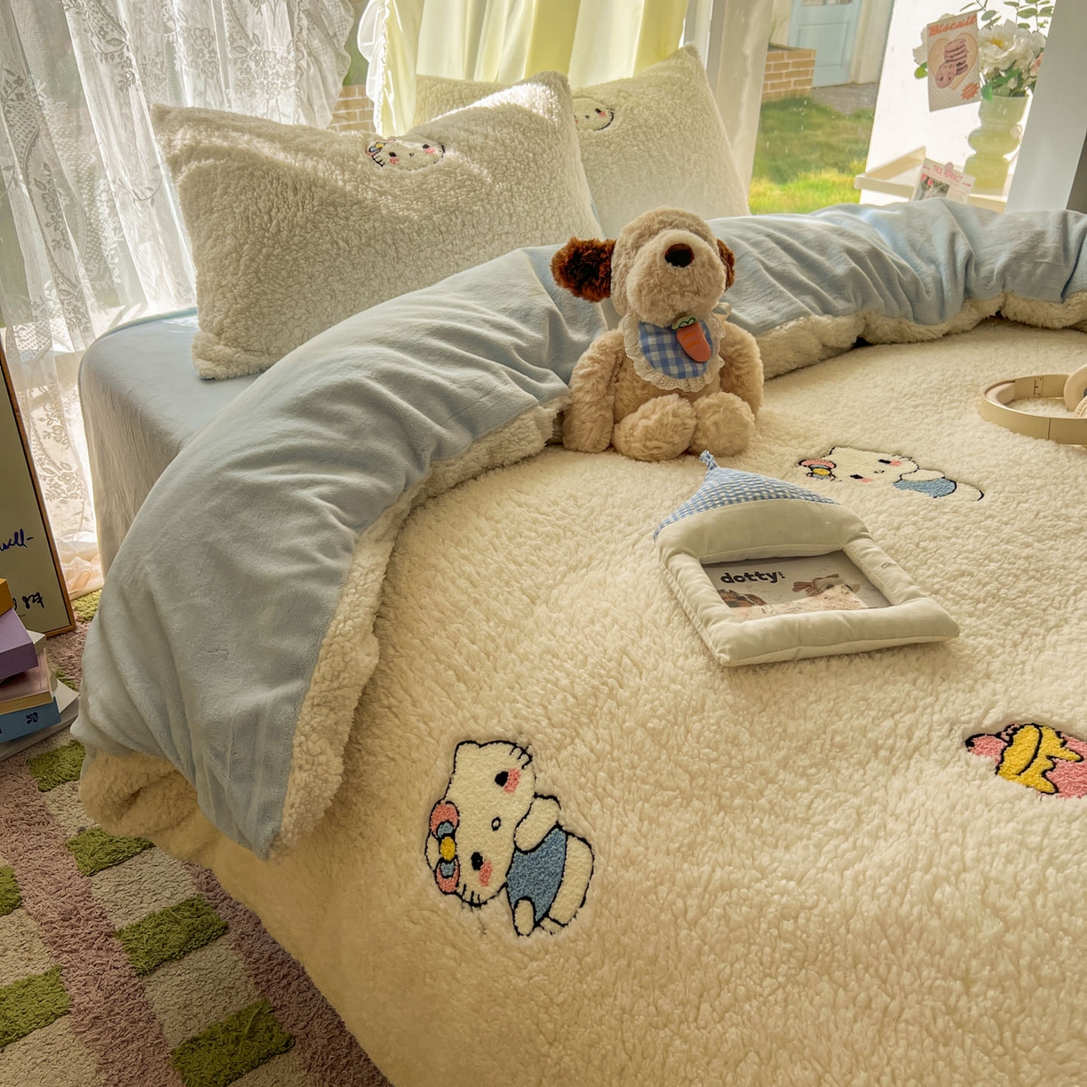 91家纺网 家纺一手货源 找家纺 颜选 2025新款卡通羊羔绒四件套 蝴蝶结猫