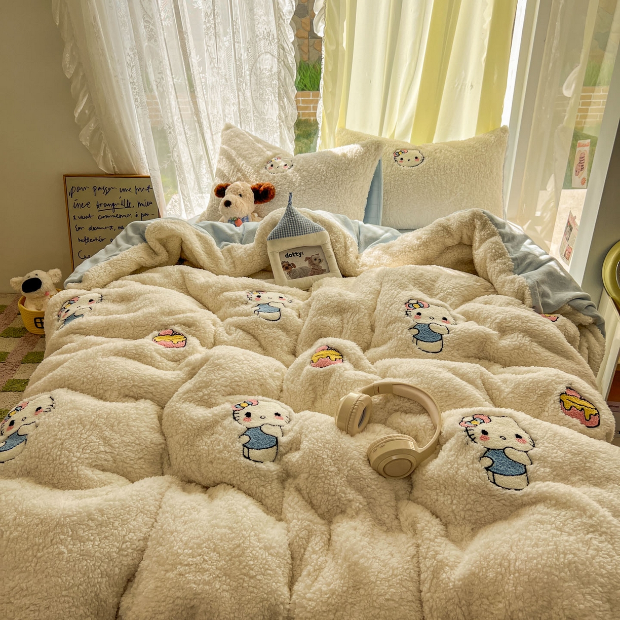 91家纺网 家纺一手货源 找家纺 颜选 2025新款卡通羊羔绒四件套 蝴蝶结猫