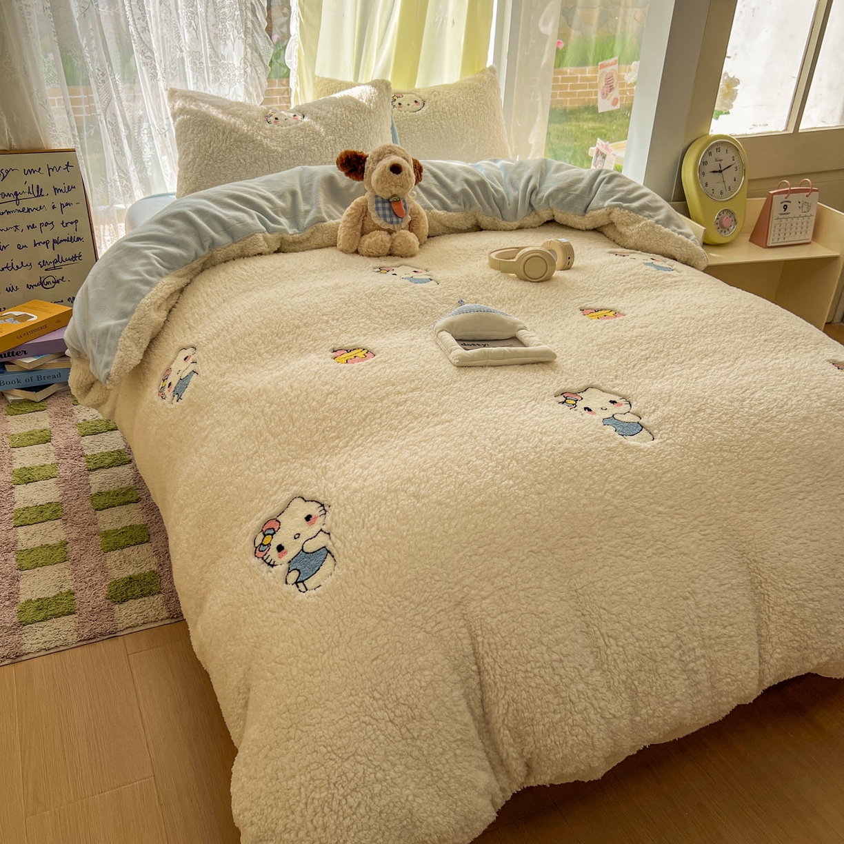 91家纺网 家纺一手货源 找家纺 颜选 2025新款卡通羊羔绒四件套 蝴蝶结猫