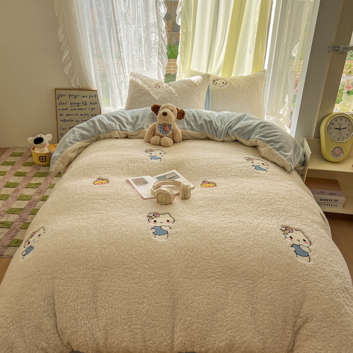 91家纺网 家纺一手货源 找家纺 颜选 2025新款卡通羊羔绒四件套 蝴蝶结猫