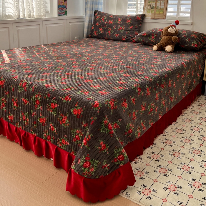 91家纺网 家纺一手货源 找家纺 （总）鑫利来家纺 2025新款牛奶绒床盖夹棉韩版印花花边床盖单件床盖三件套