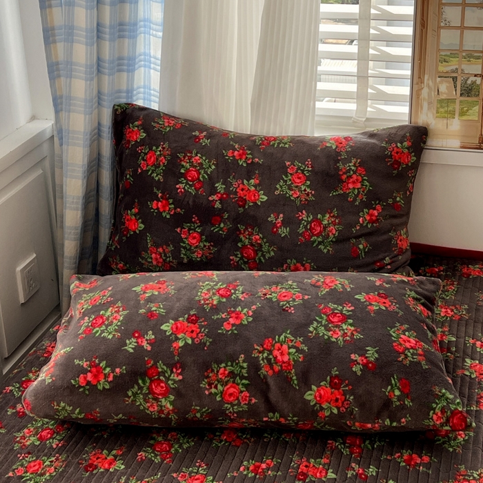 91家纺网 家纺一手货源 找家纺 （总）鑫利来家纺 2025新款牛奶绒床盖夹棉韩版印花花边床盖单件床盖三件套