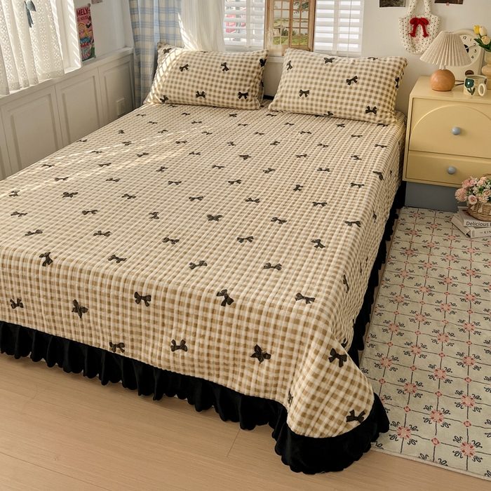 鑫利来家纺 2025新款牛奶绒床盖夹棉花边韩版印花单床盖单件床盖三件套 床盖-格子蝴蝶结