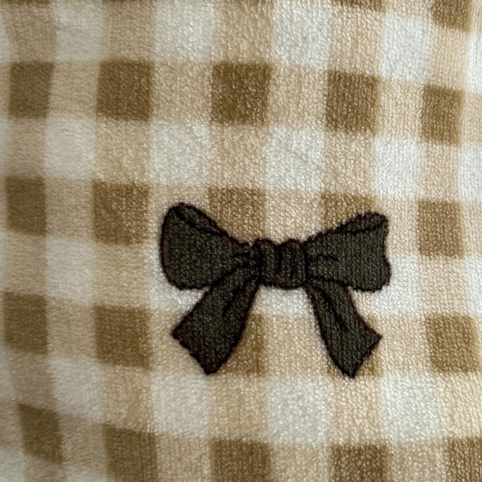 91家纺网 家纺一手货源 找家纺 鑫利来家纺 2025新款牛奶绒床盖夹棉花边韩版印花单床盖单件床盖三件套 床盖-格子蝴蝶结