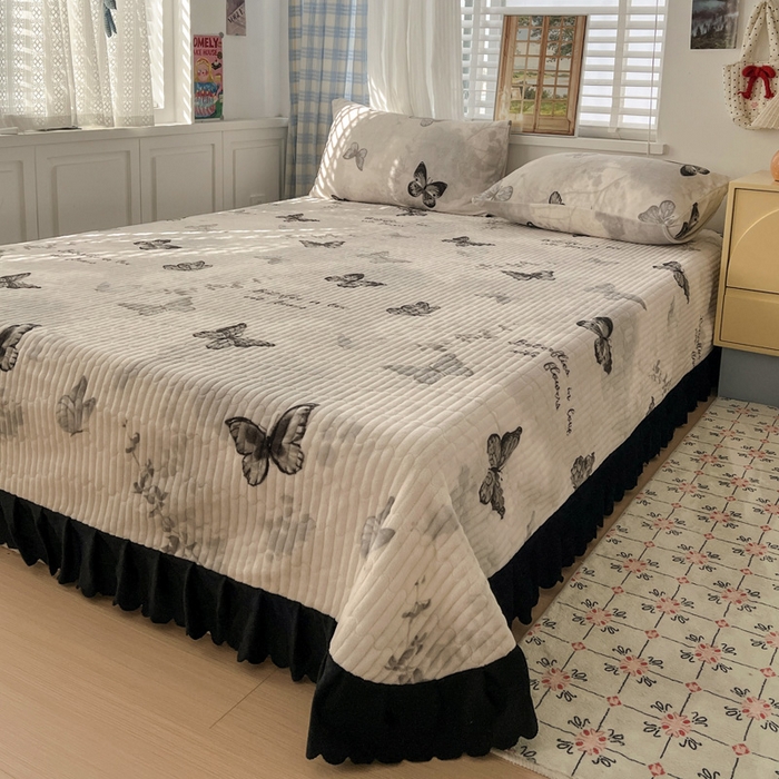 91家纺网 家纺一手货源 找家纺 鑫利来家纺 2025新款牛奶绒床盖夹棉花边韩版印花单床盖单件床盖三件套 床盖-蝴蝶意境