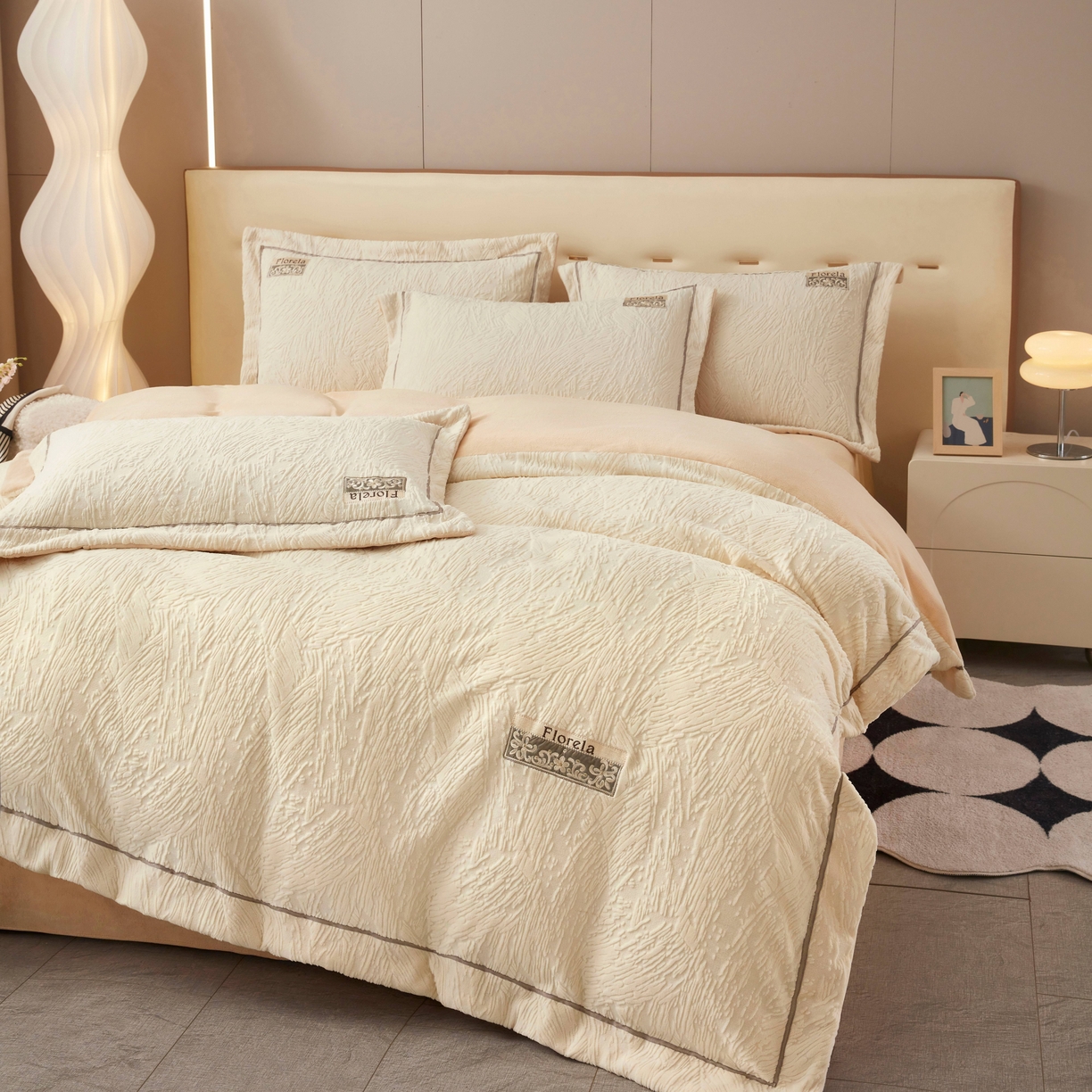 91家纺网 家纺一手货源 找家纺 （总）苏木年华 2025新款雕花绒宽边四件套-烟雨星云