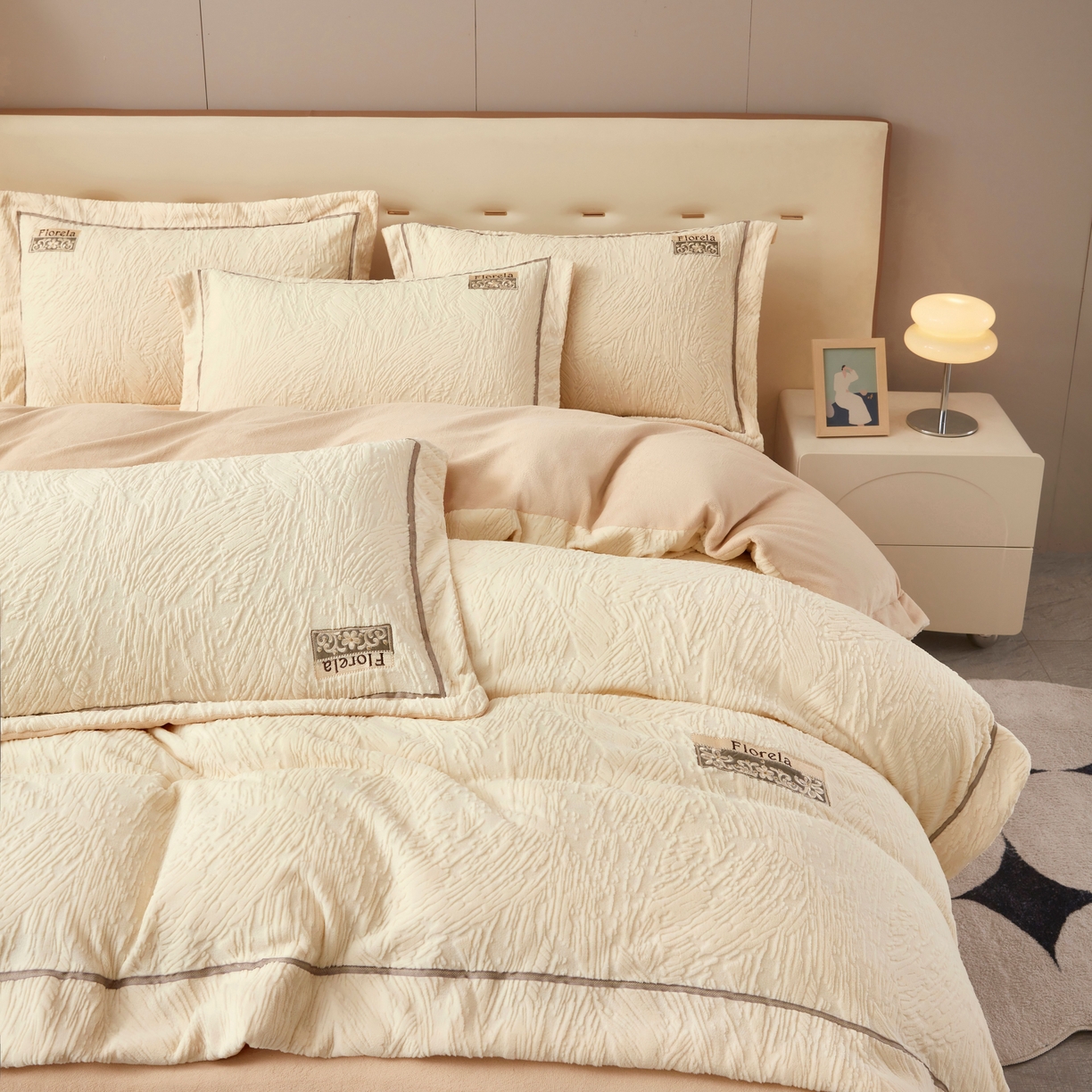 91家纺网 家纺一手货源 找家纺 （总）苏木年华 2025新款雕花绒宽边四件套-烟雨星云