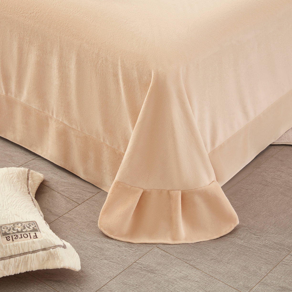 91家纺网 家纺一手货源 找家纺 苏木年华 2025新款雕花绒宽边四件套-烟雨星云 烟雨星云-米色