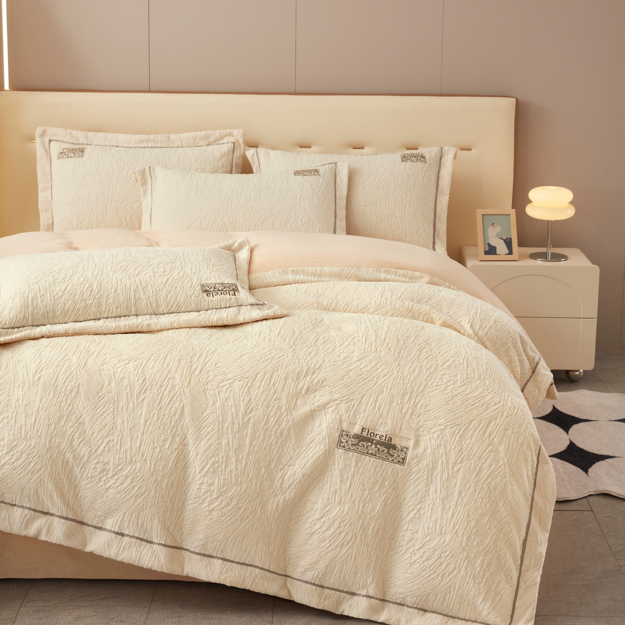 91家纺网 家纺一手货源 找家纺 苏木年华 2025新款雕花绒宽边四件套-烟雨星云 烟雨星云-米色