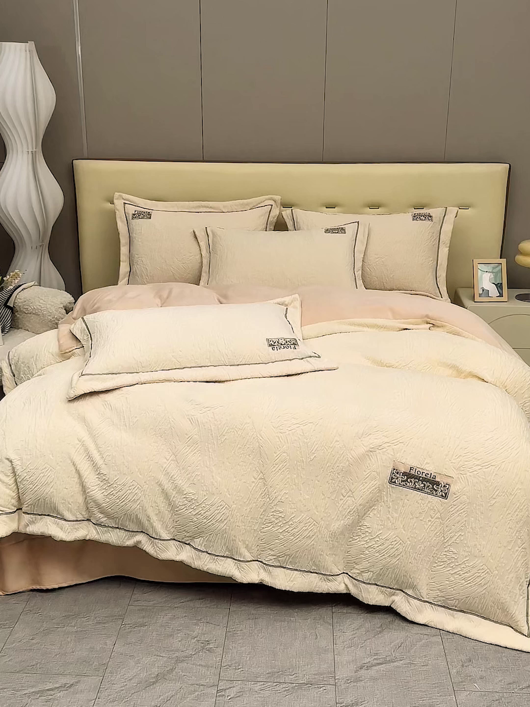 91家纺网 家纺一手货源 找家纺 苏木年华 2025新款雕花绒宽边四件套-烟雨星云 烟雨星云-高级灰