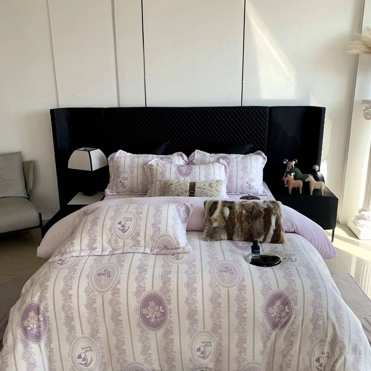 91家纺网 家纺一手货源 找家纺 莱豫家纺 2025秋冬新款加厚牛奶绒韩国雕花绒不静电不掉毛 艾美瑞紫