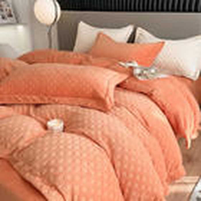 91家纺网 家纺一手货源 找家纺 艾佳 2025新款华夫格高克重牛奶绒雕花三角贝壳边工艺加厚保暖四件套 华夫格暖橘