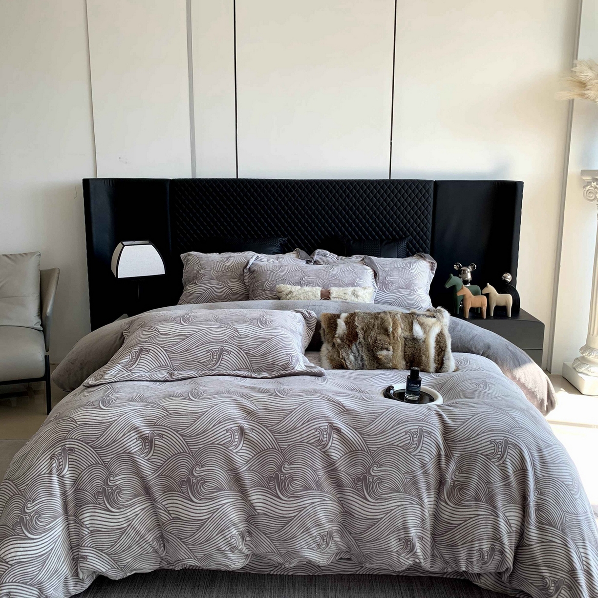 91家纺网 家纺一手货源 找家纺 莱豫家纺 2025秋冬新款加厚牛奶绒韩国雕花绒不静电不掉毛 云海灰