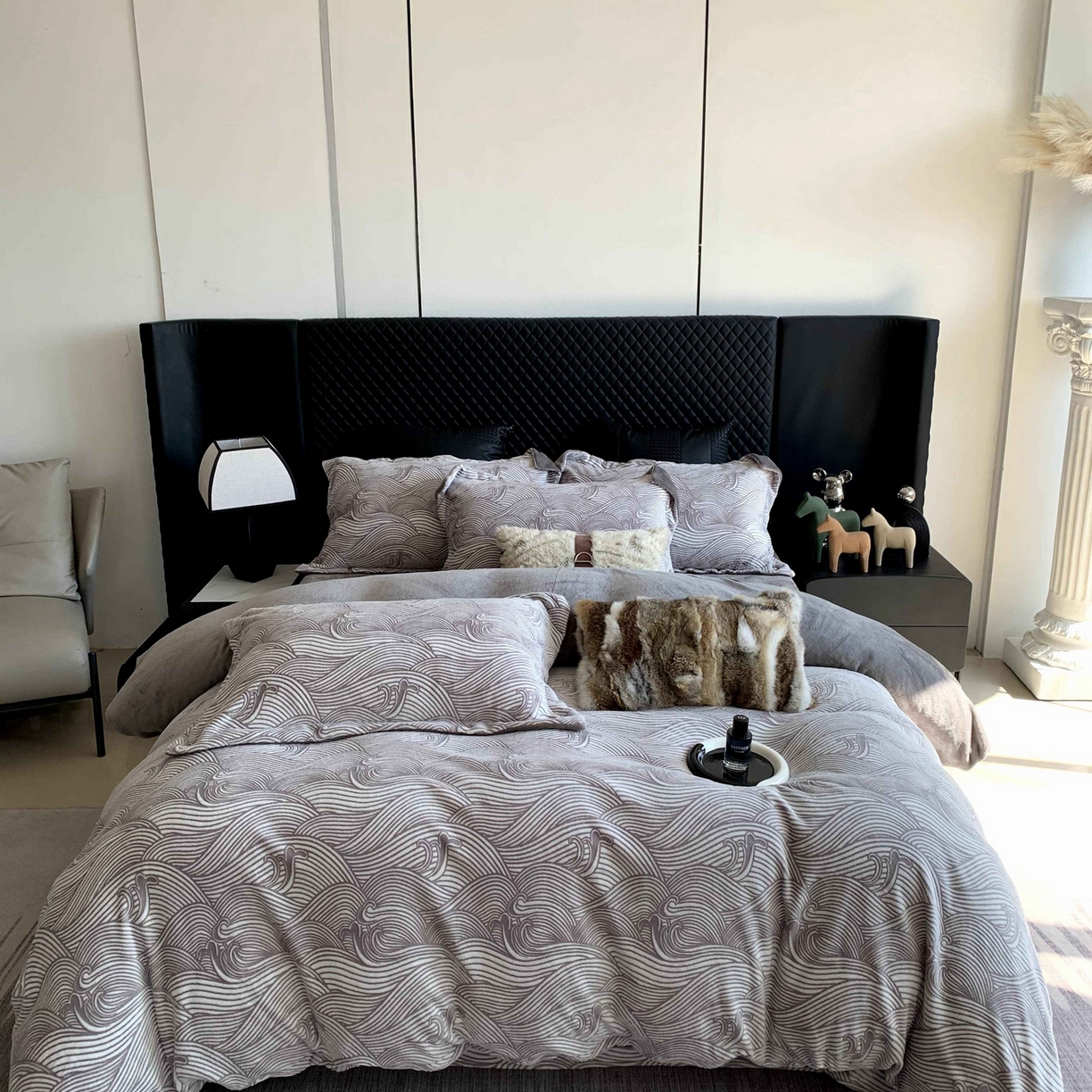 91家纺网 家纺一手货源 找家纺 莱豫家纺 2025秋冬新款加厚牛奶绒韩国雕花绒不静电不掉毛 云海灰