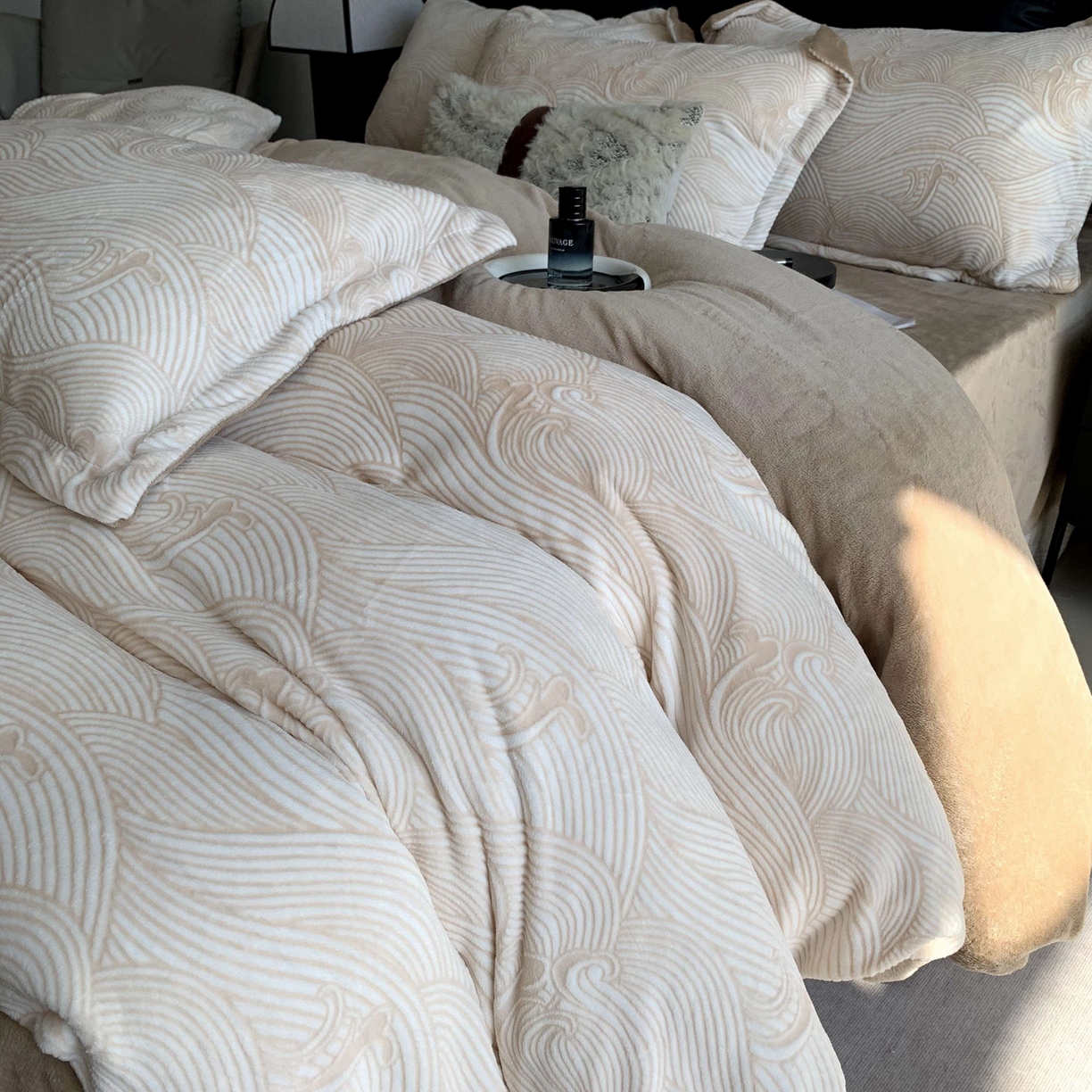 莱豫家纺 2025秋冬新款加厚牛奶绒韩国雕花绒不静电不掉毛 云海咖