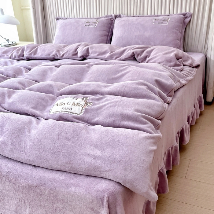 91家纺网 家纺一手货源 找家纺 梦纤绒 2025新款加厚牛奶绒绣花贴布绣宝宝绒精包装精品四件套-MinMin MinMin-紫色
