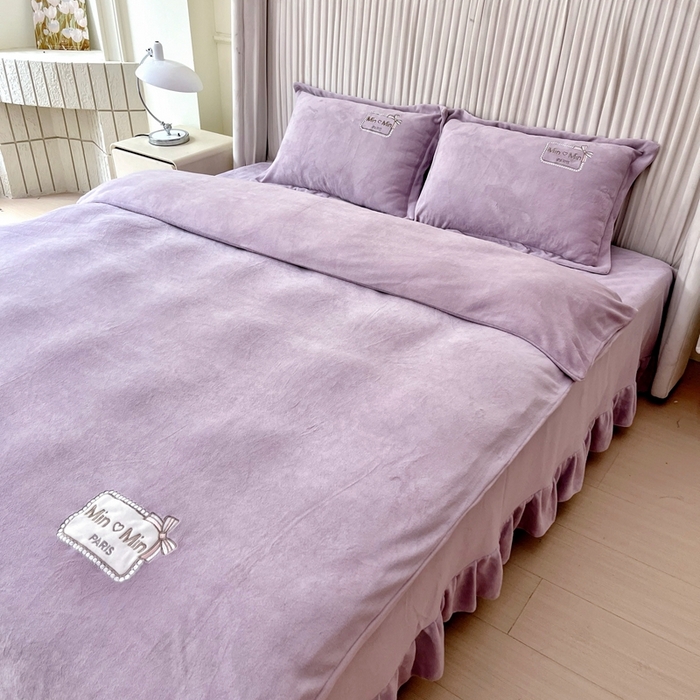 91家纺网 家纺一手货源 找家纺 梦纤绒 2025新款加厚牛奶绒绣花贴布绣宝宝绒精包装精品四件套-MinMin MinMin-紫色