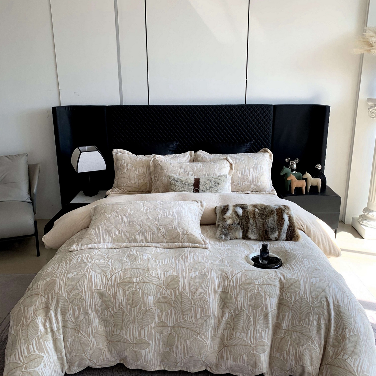 91家纺网 家纺一手货源 找家纺 莱豫家纺 2025秋冬新款加厚牛奶绒韩国雕花绒不静电不掉毛 仲夏晨歌咖