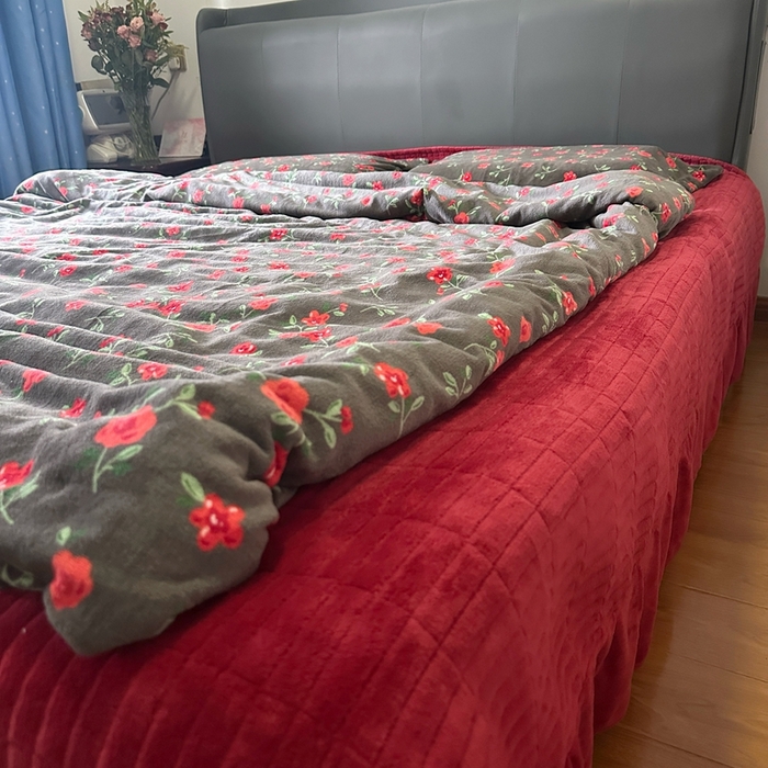 91家纺网 家纺一手货源 找家纺 梦纤绒 2025新款亲肤舒适加厚印花牛奶绒床盖四件套 繁花