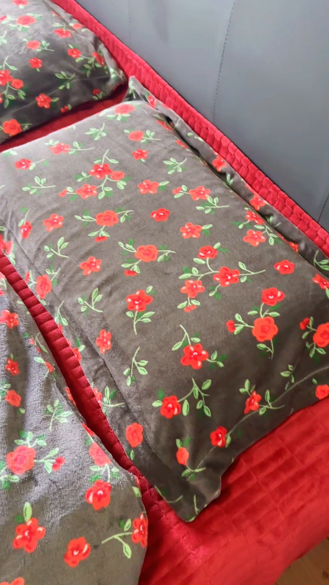 91家纺网 家纺一手货源 找家纺 梦纤绒 2025新款亲肤舒适加厚印花牛奶绒床盖四件套 繁花