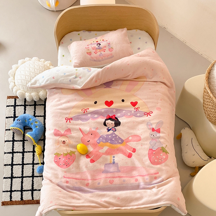 91家纺网 家纺一手货源 找家纺 （总）宝贝优选 2025新款A类卡通数码印幼儿园儿童牛奶绒套件