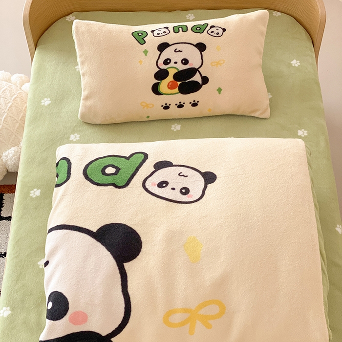 91家纺网 家纺一手货源 找家纺 宝贝优选 2025新款A类卡通数码印幼儿园儿童牛奶绒套件 胖墩国宝