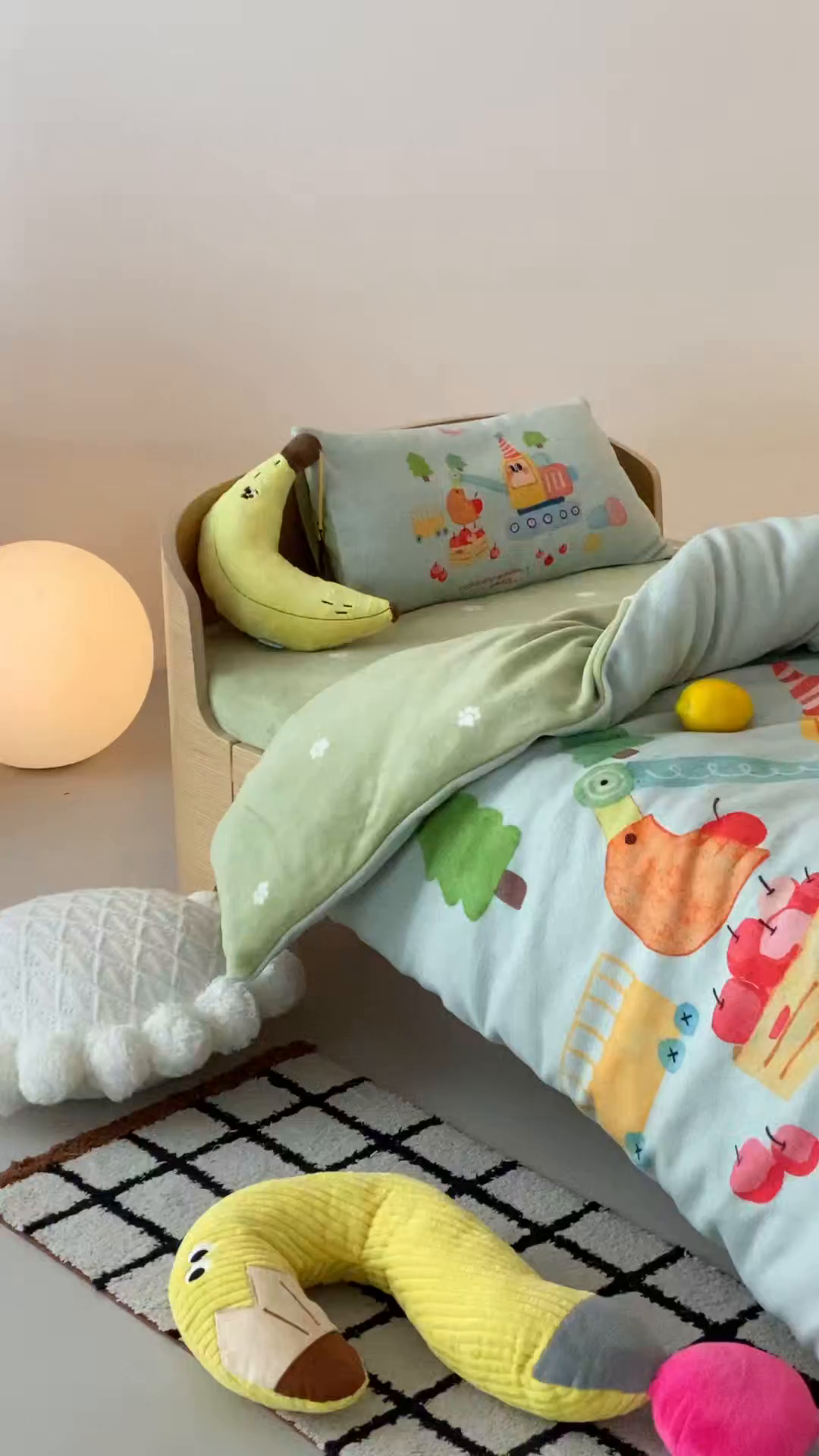 91家纺网 家纺一手货源 找家纺 宝贝优选 2025新款A类卡通数码印幼儿园儿童牛奶绒套件 生日挖掘机