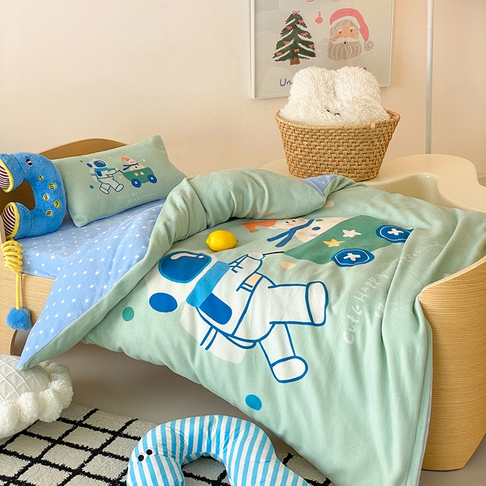 91家纺网 家纺一手货源 找家纺 宝贝优选 2025新款A类卡通数码印幼儿园儿童牛奶绒套件 太空雪人