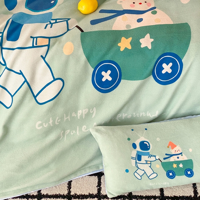 91家纺网 家纺一手货源 找家纺 宝贝优选 2025新款A类卡通数码印幼儿园儿童牛奶绒套件 太空雪人