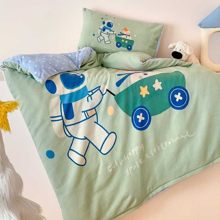 91家纺网 家纺一手货源 找家纺 宝贝优选 2025新款A类卡通数码印幼儿园儿童牛奶绒套件 太空雪人