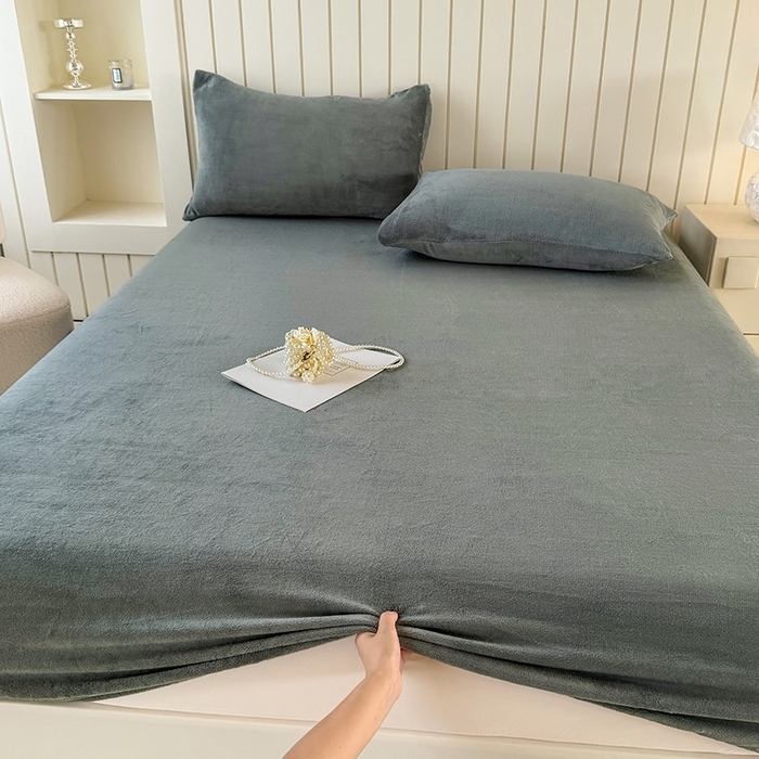 91家纺网 家纺一手货源 找家纺 十一家居 2025新款亲肤舒适高克重恒温亲肤舒适牛奶绒单件床笠单品床笠单床笠系列 印月灰