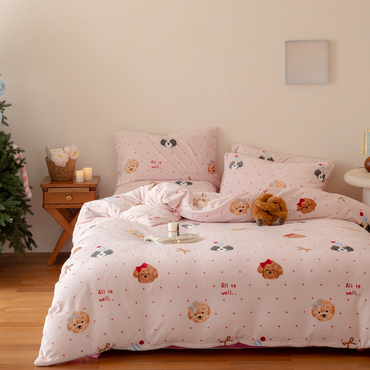 91家纺网 家纺一手货源 找家纺 时光里 2025新款230克印花牛奶绒系列四件套 波点小汪