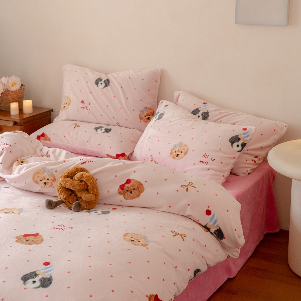 91家纺网 家纺一手货源 找家纺 时光里 2025新款230克印花牛奶绒系列四件套 波点小汪