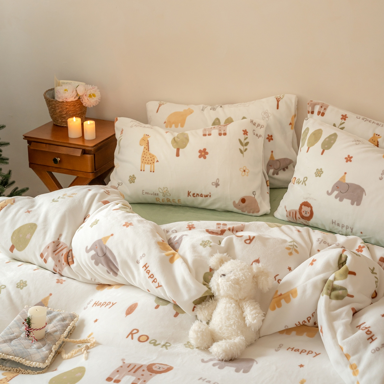 91家纺网 家纺一手货源 找家纺 时光里 2025新款230克印花牛奶绒系列四件套 动物园