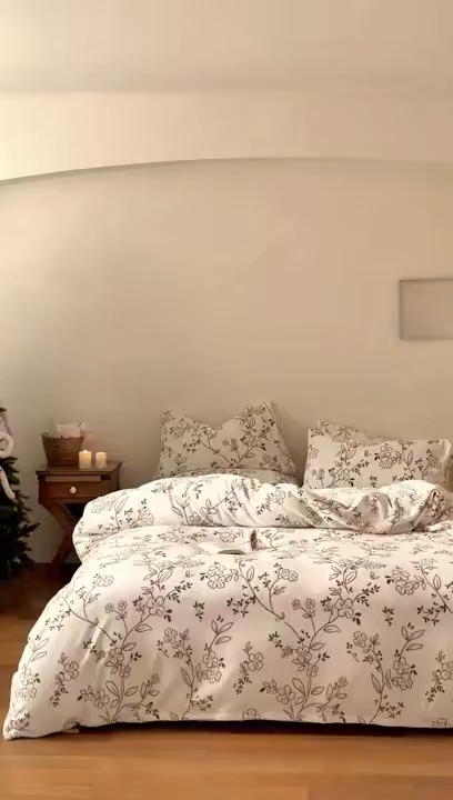 91家纺网 家纺一手货源 找家纺 时光里 2025新款230克印花牛奶绒系列四件套 花盏