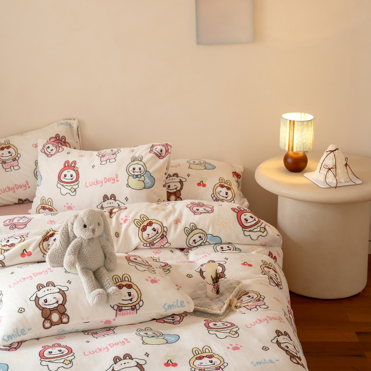 91家纺网 家纺一手货源 找家纺 时光里 2025新款230克印花牛奶绒系列四件套 拉布