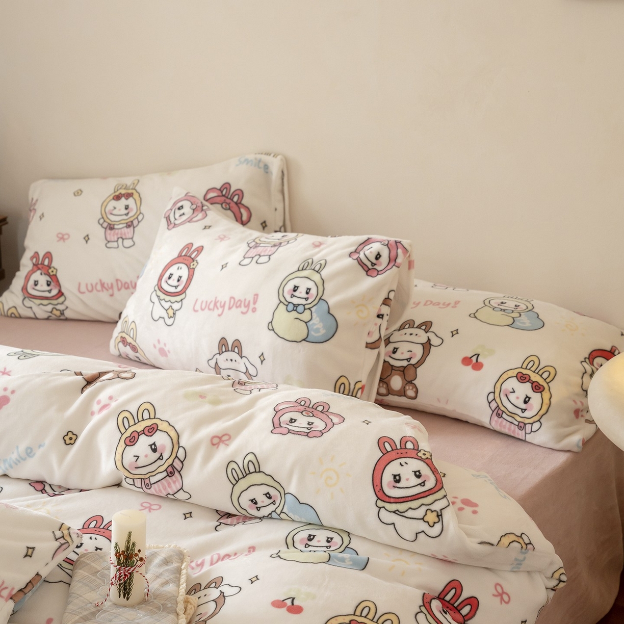 91家纺网 家纺一手货源 找家纺 时光里 2025新款230克印花牛奶绒系列四件套 拉布