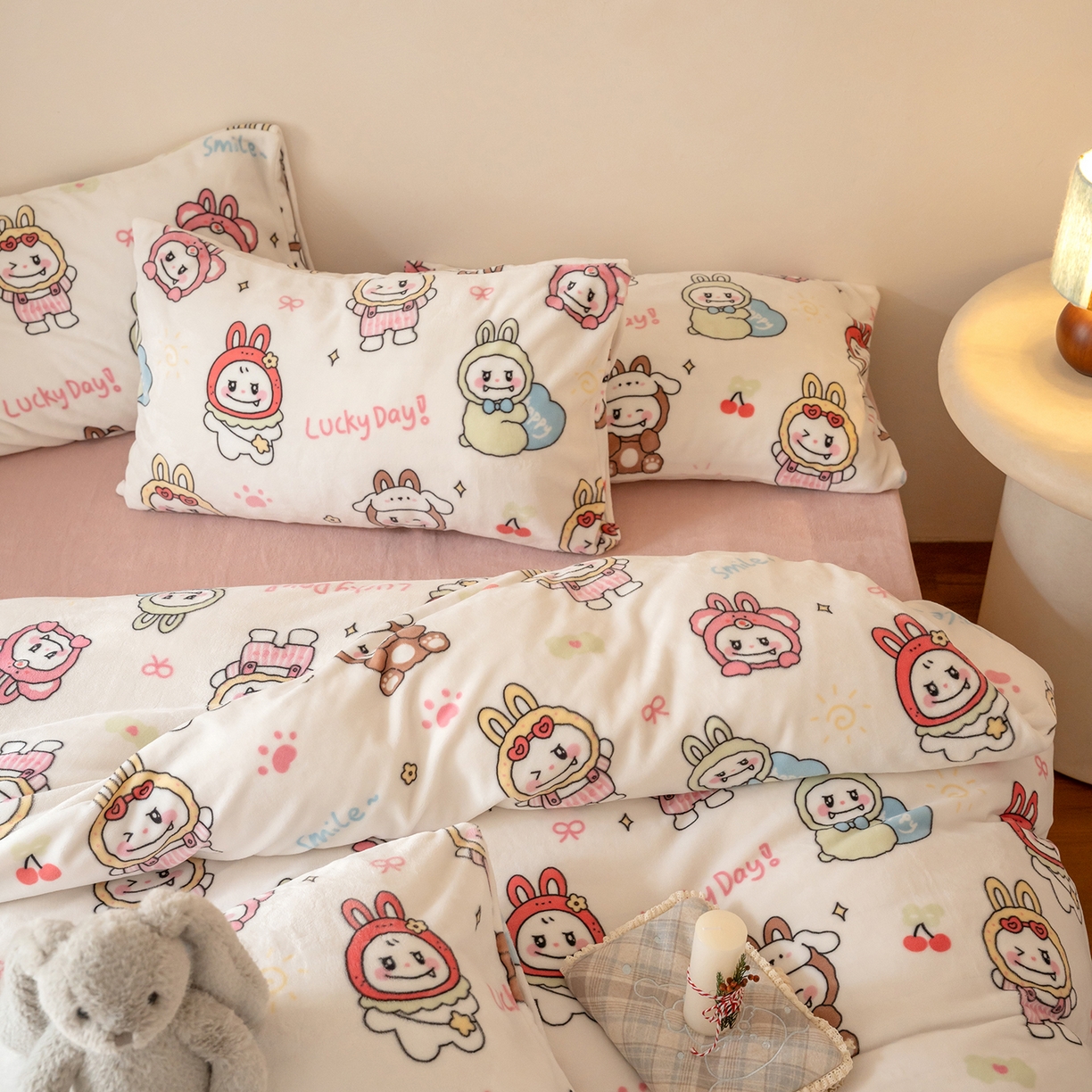 91家纺网 家纺一手货源 找家纺 时光里 2025新款230克印花牛奶绒系列四件套 拉布