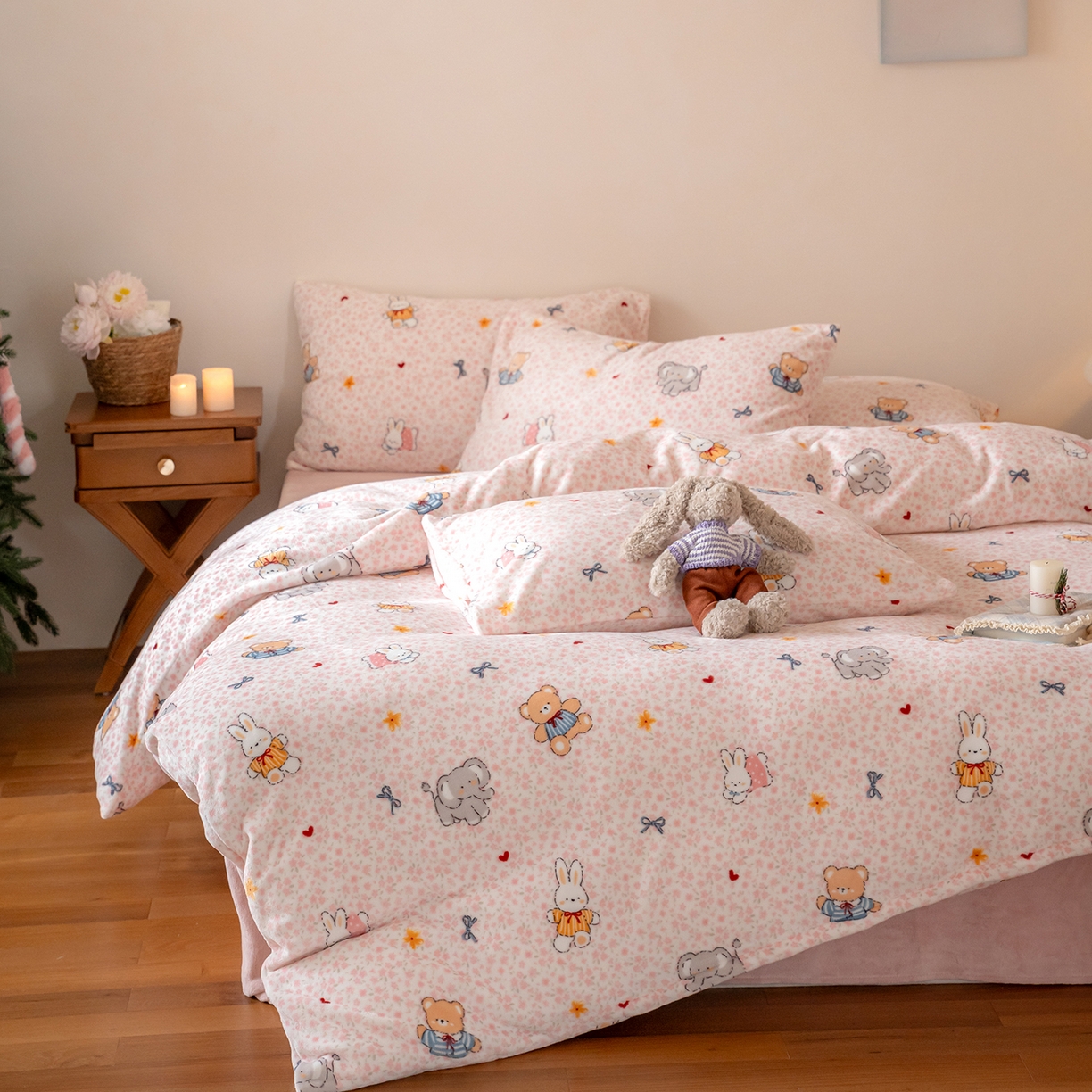 91家纺网 家纺一手货源 找家纺 时光里 2025新款230克印花牛奶绒系列四件套 萌宠物语