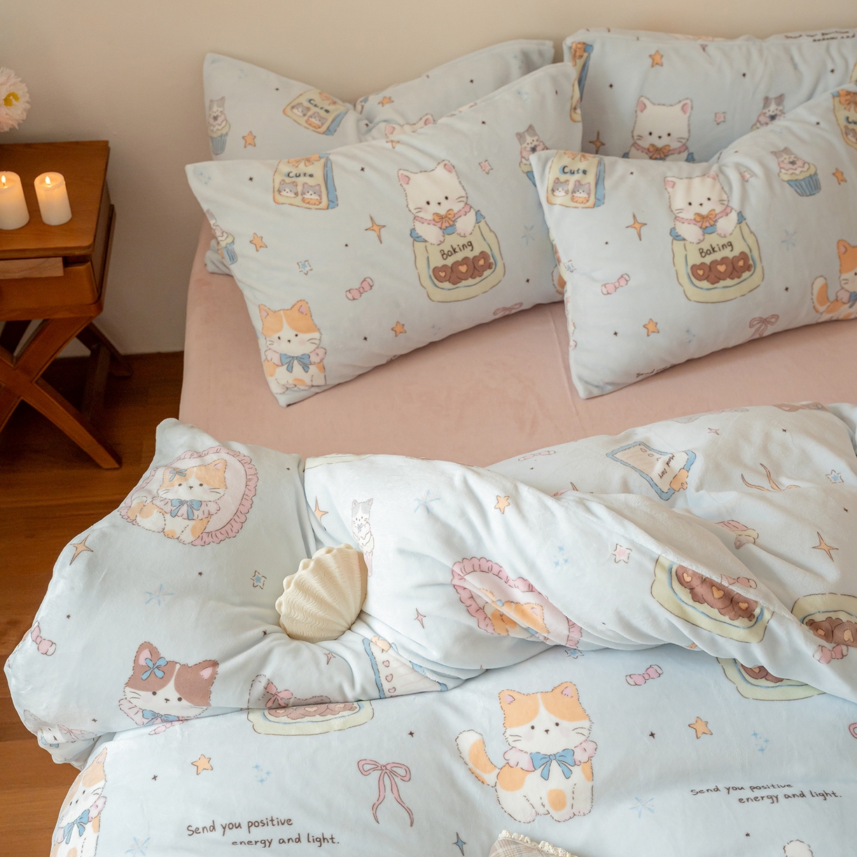 91家纺网 家纺一手货源 找家纺 时光里 2025新款230克印花牛奶绒系列四件套 喵星人