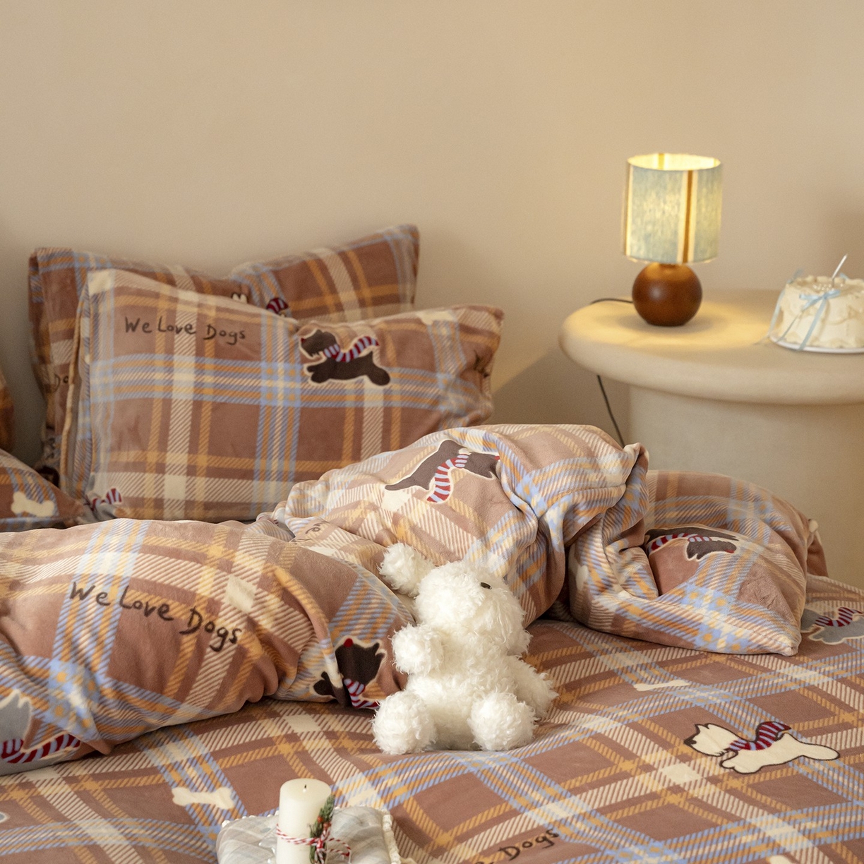 91家纺网 家纺一手货源 找家纺 时光里 2025新款230克印花牛奶绒系列四件套 汪汪巾