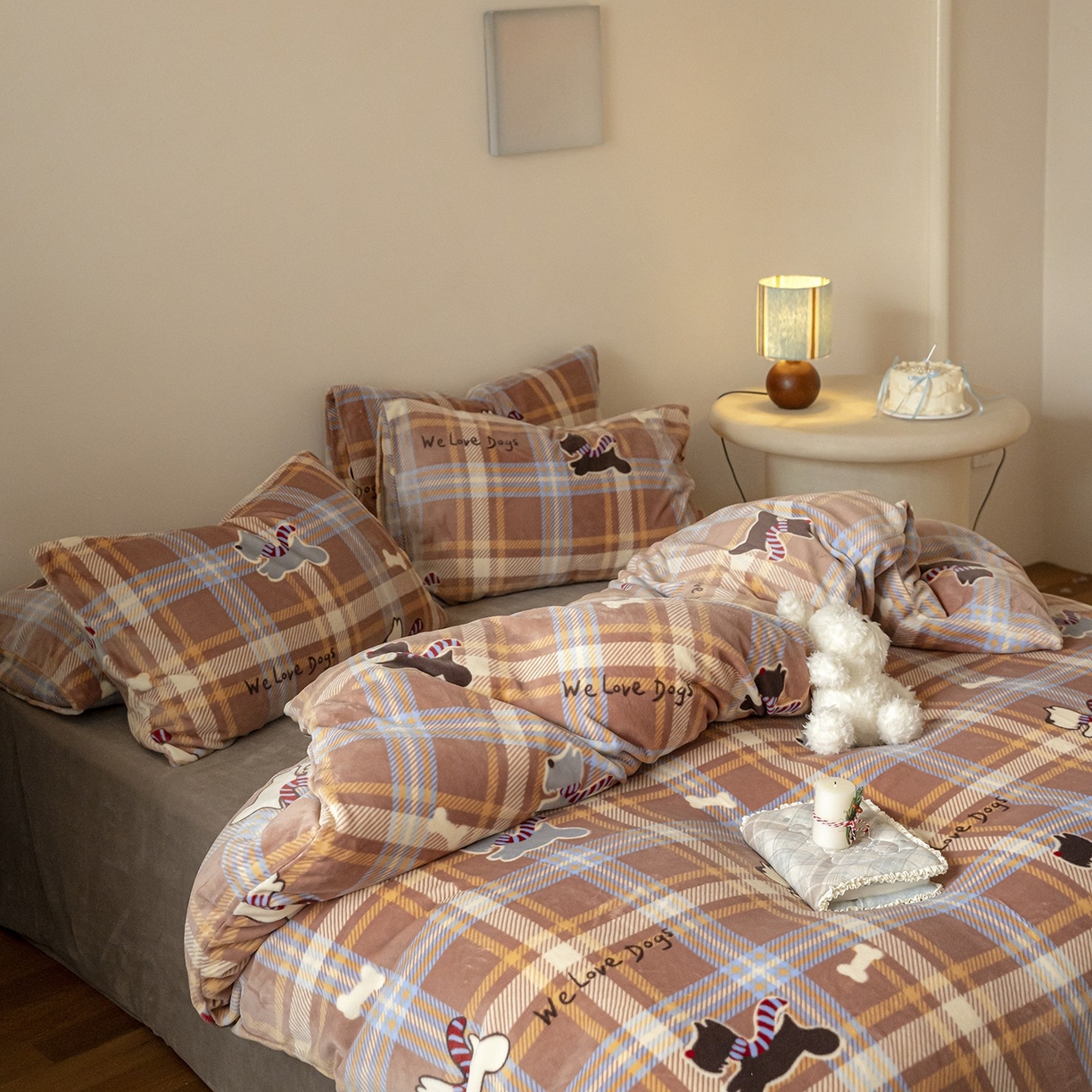 91家纺网 家纺一手货源 找家纺 时光里 2025新款230克印花牛奶绒系列四件套 汪汪巾